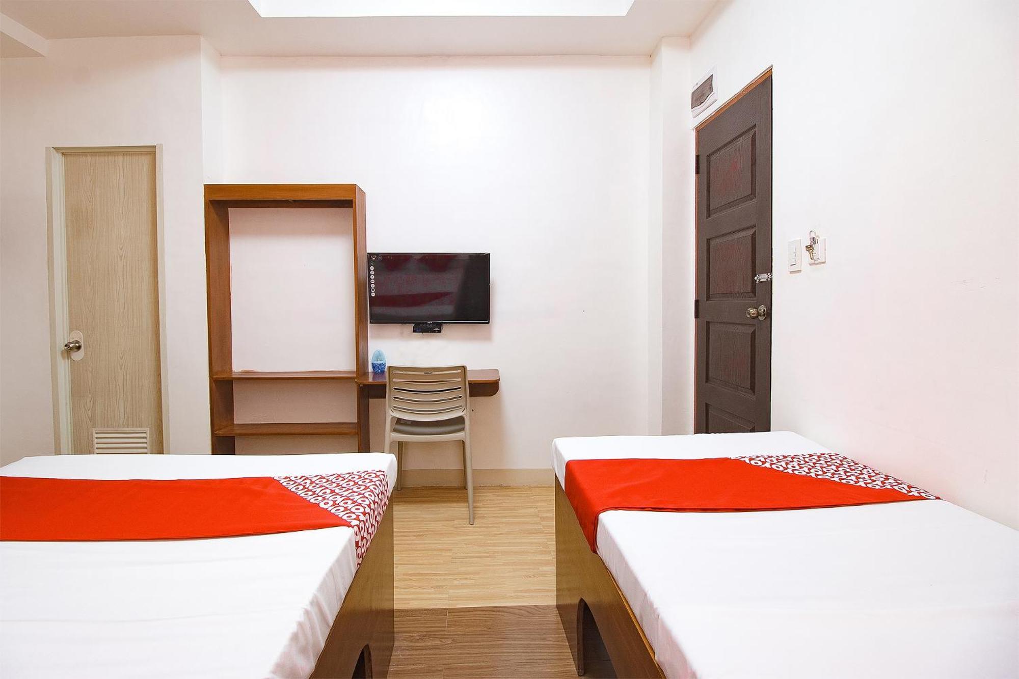 OYO 685 K Fortune Apartelle Lapu-Lapu City Esterno foto